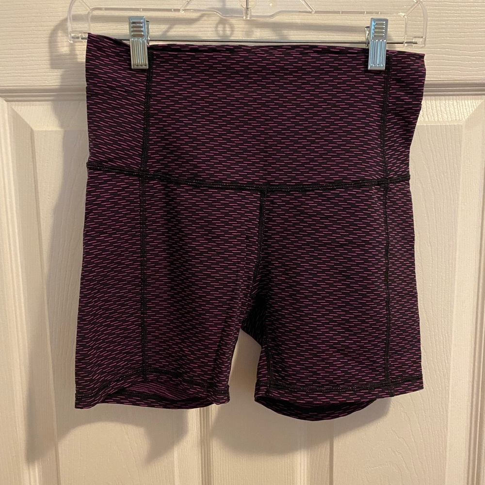 Lululemon align spandex. Dark pink details
